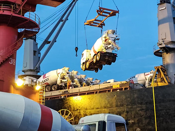 OVER-SIZED AND HEAVYLIFT SHIPPING FOR CONSTRUCTION VEHICLE