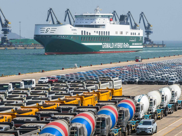  ROLL-ON/ROLL-OFF SHIPPING FOR MACHINERY AND AUTOMOTIVE 